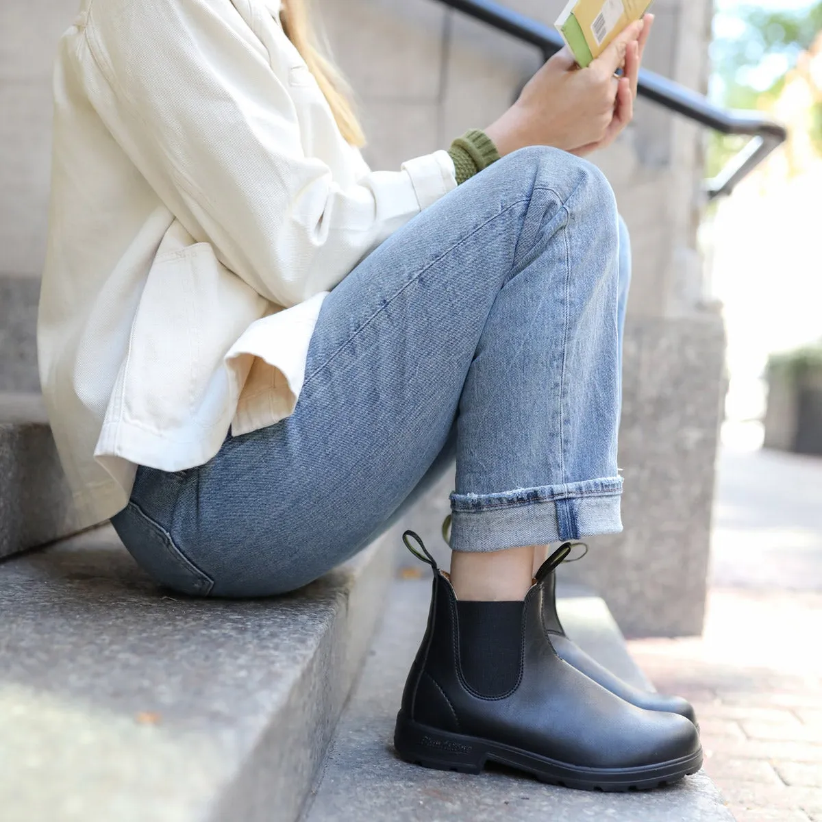 2115 Chelsea Boot in Black from Blundstone