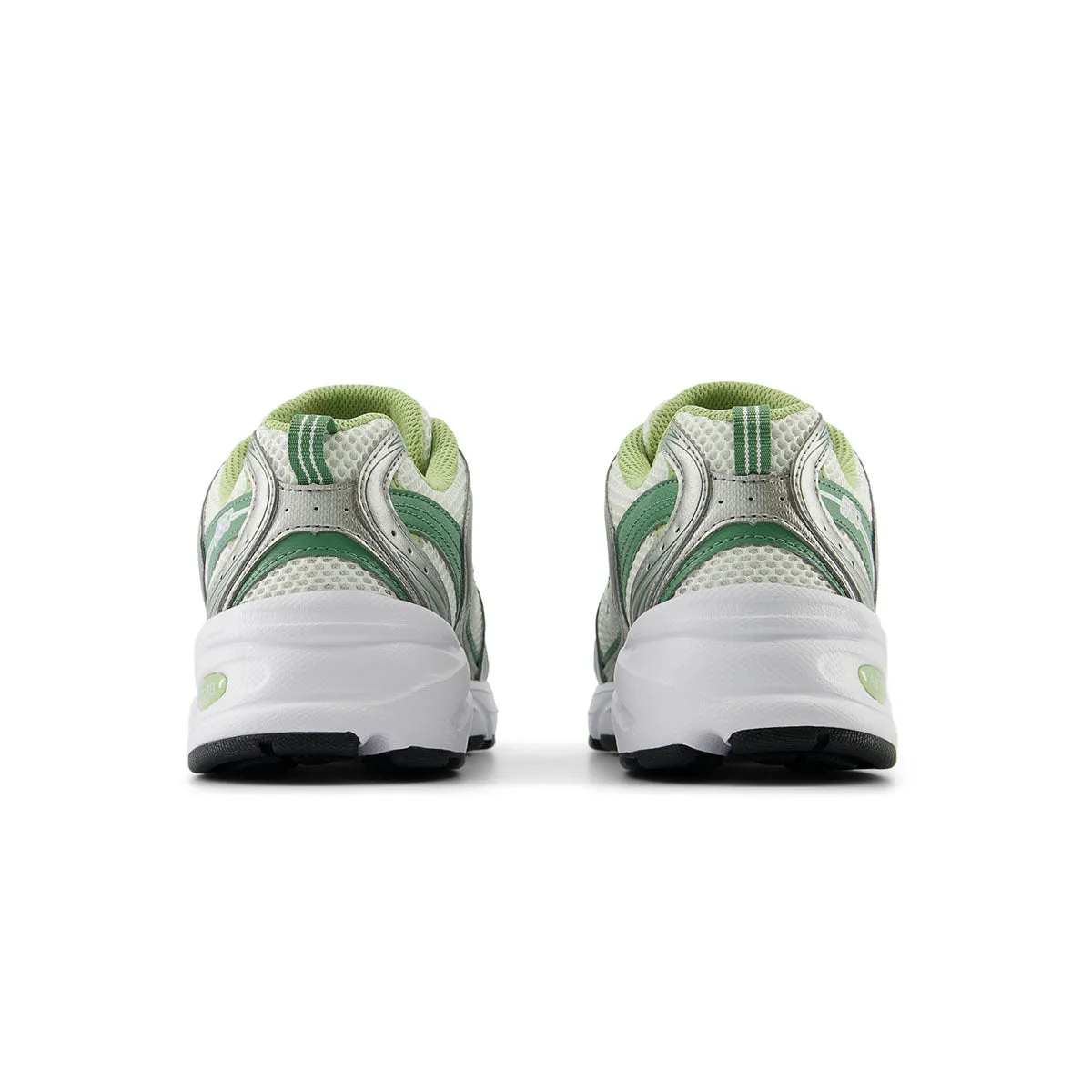 530 'Silver Mallard Green'