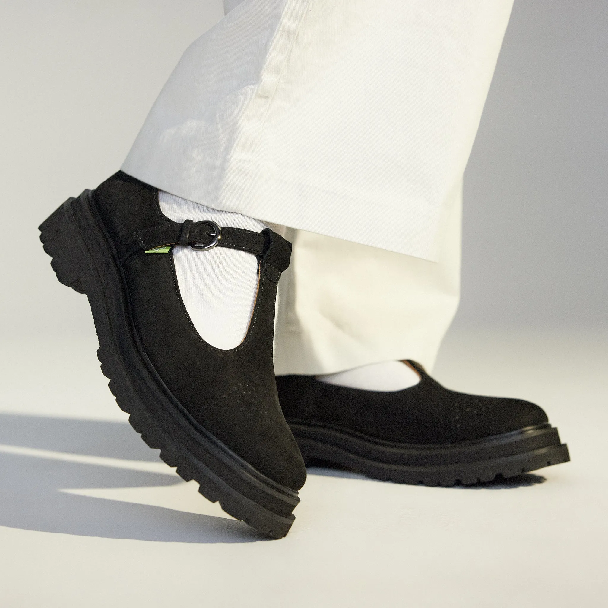 Loafer Step T-Bar Black