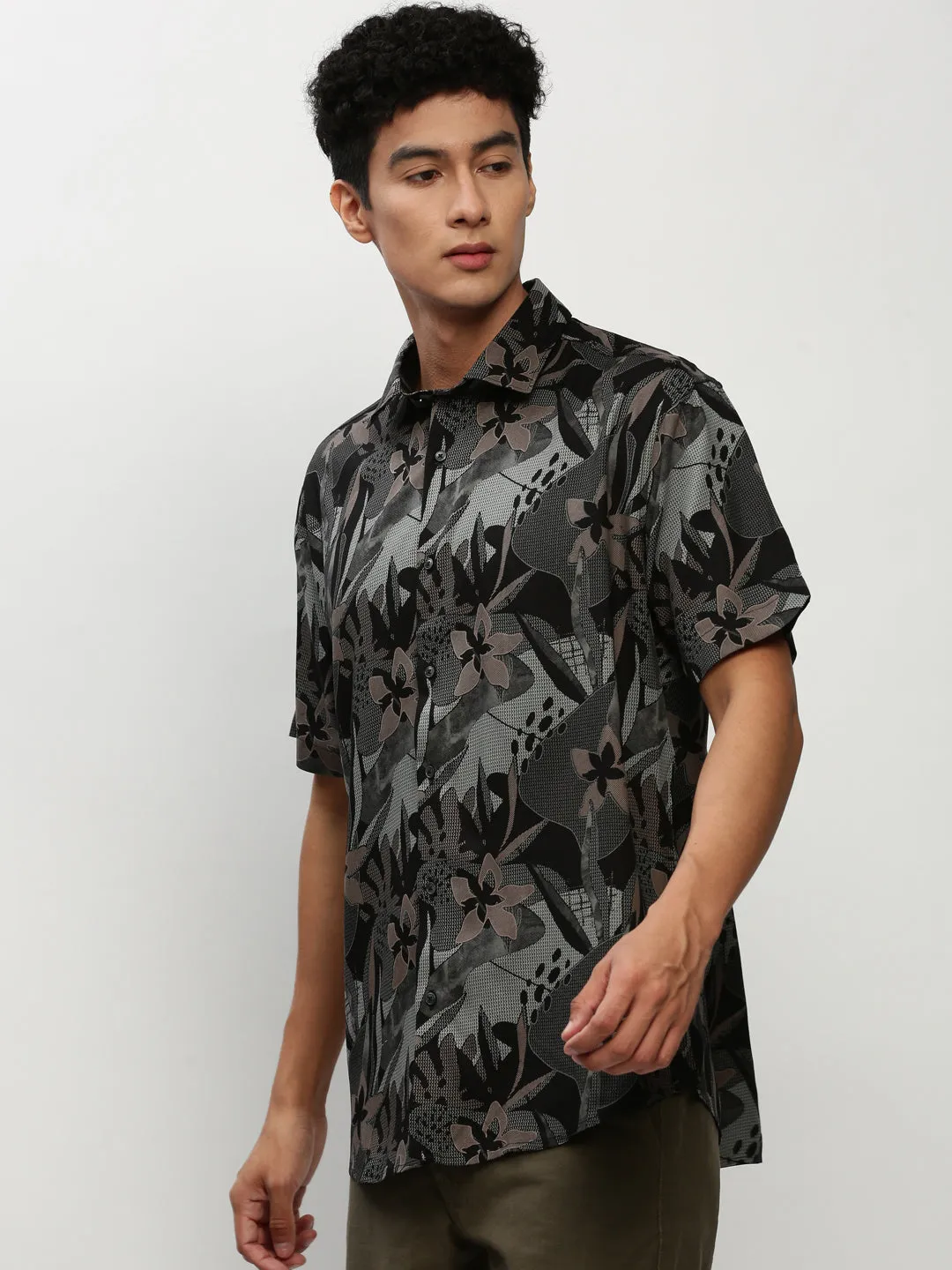 Men Black Premium Slim Fit Floral Printed Twill Weave Cotton Casual Shirt