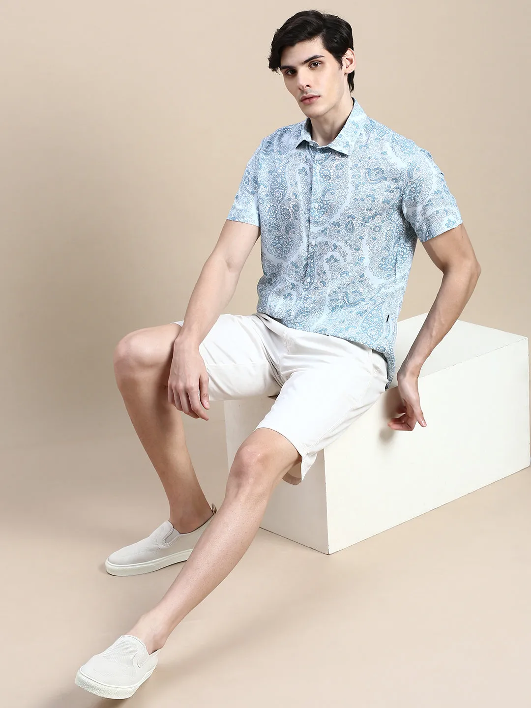 Men Blue Standard Slim Fit Floral Printed Cotton Casual Shirt