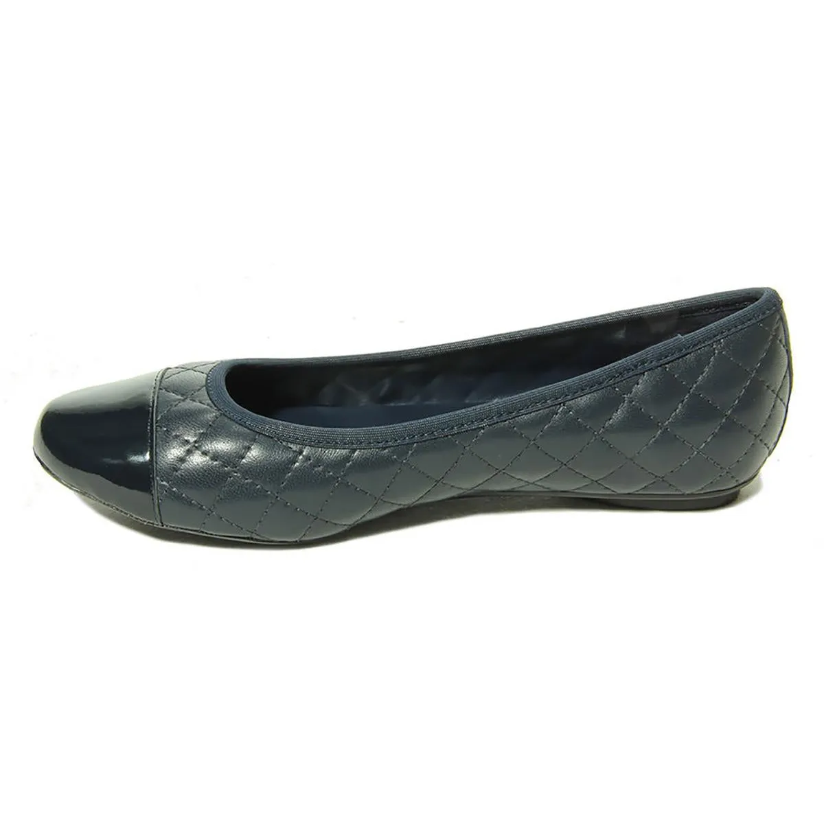 Serene Womens Leather Quilted Ballet Flats