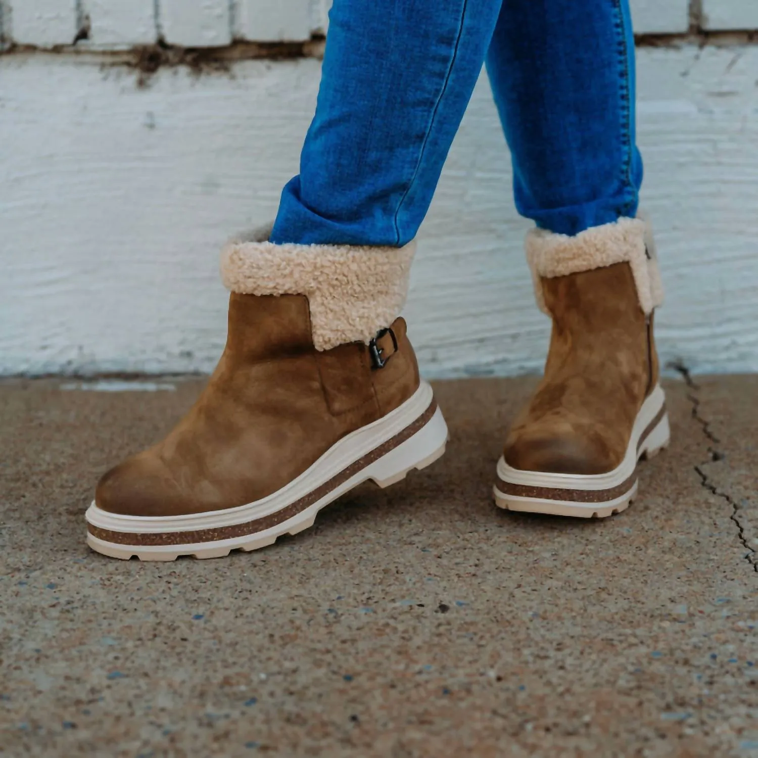 Women Hencroft Madi Boot In Dark Sand