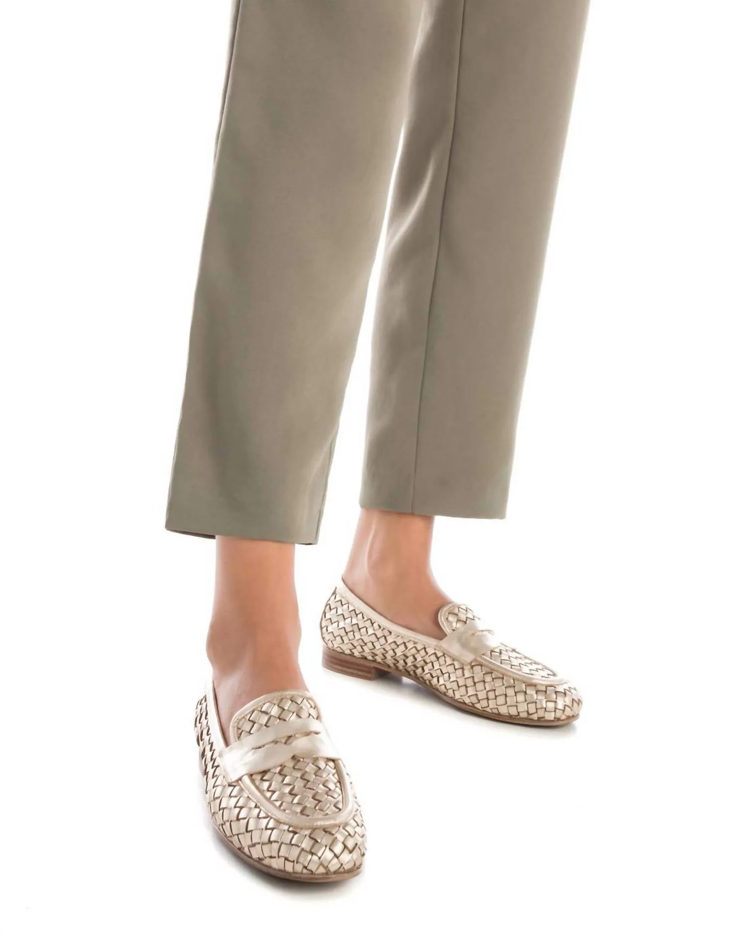 Women's Carmela Collection Moccasins Shoes In Gold