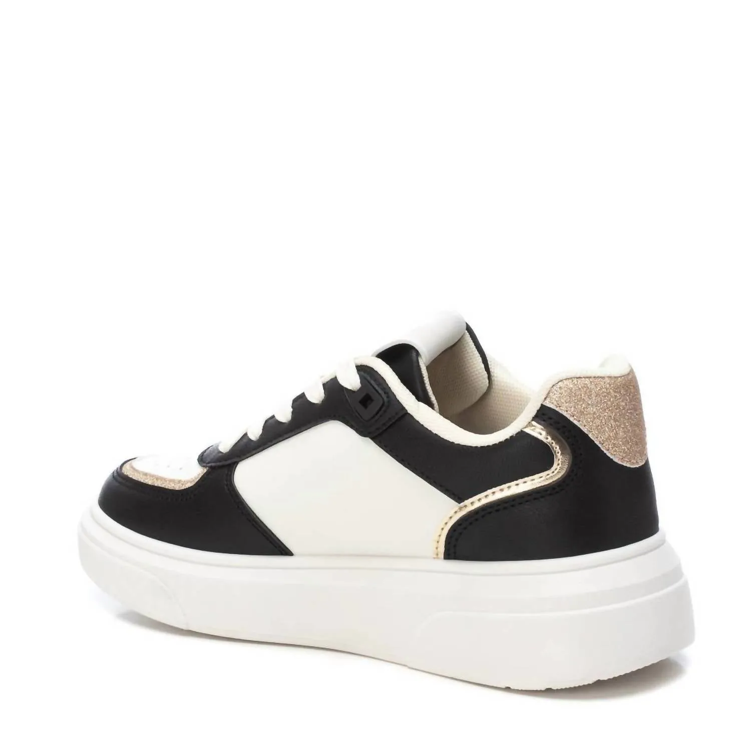 Women's Casual Sneakers In Black