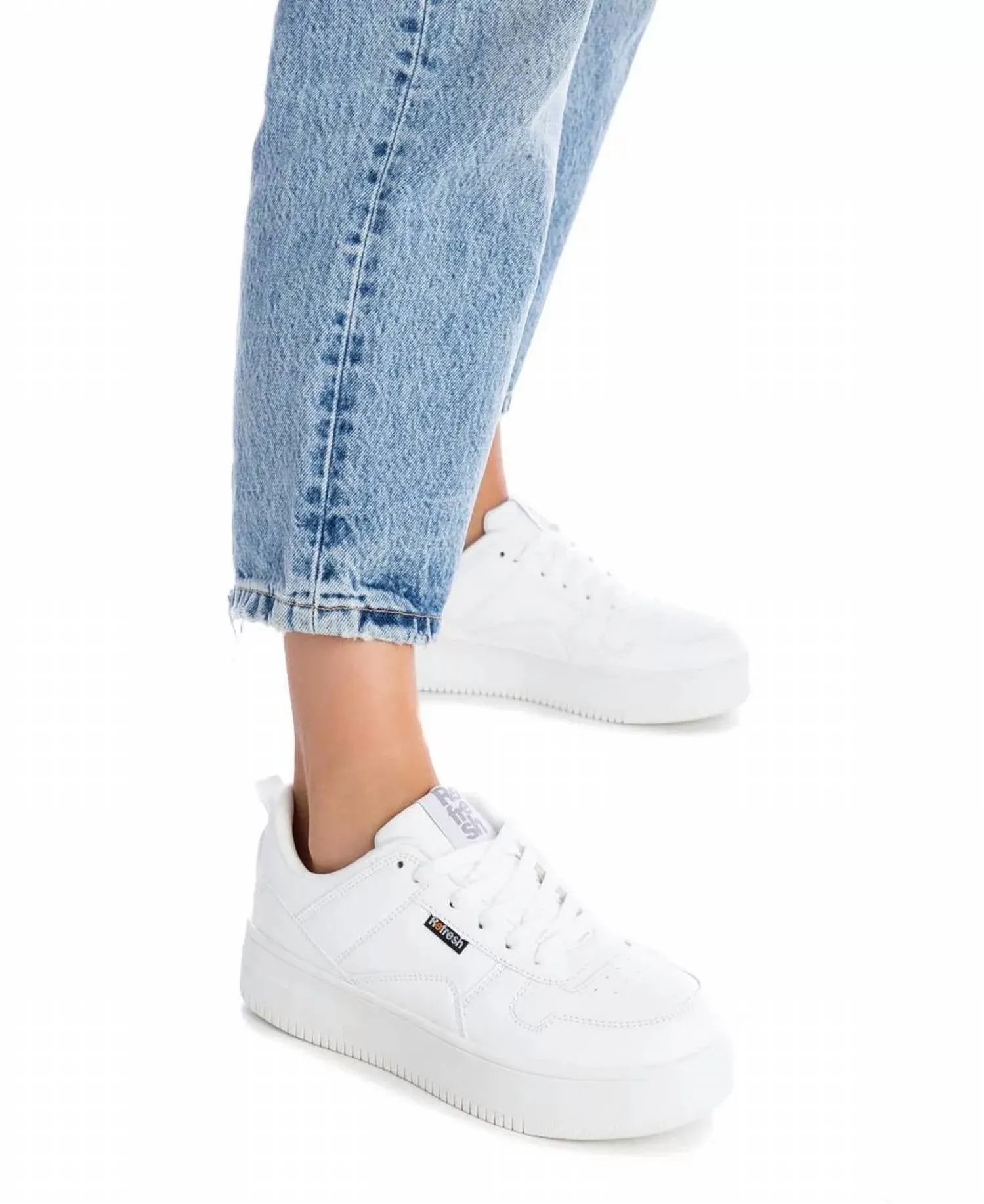 Women's Casual Sneakers In White
