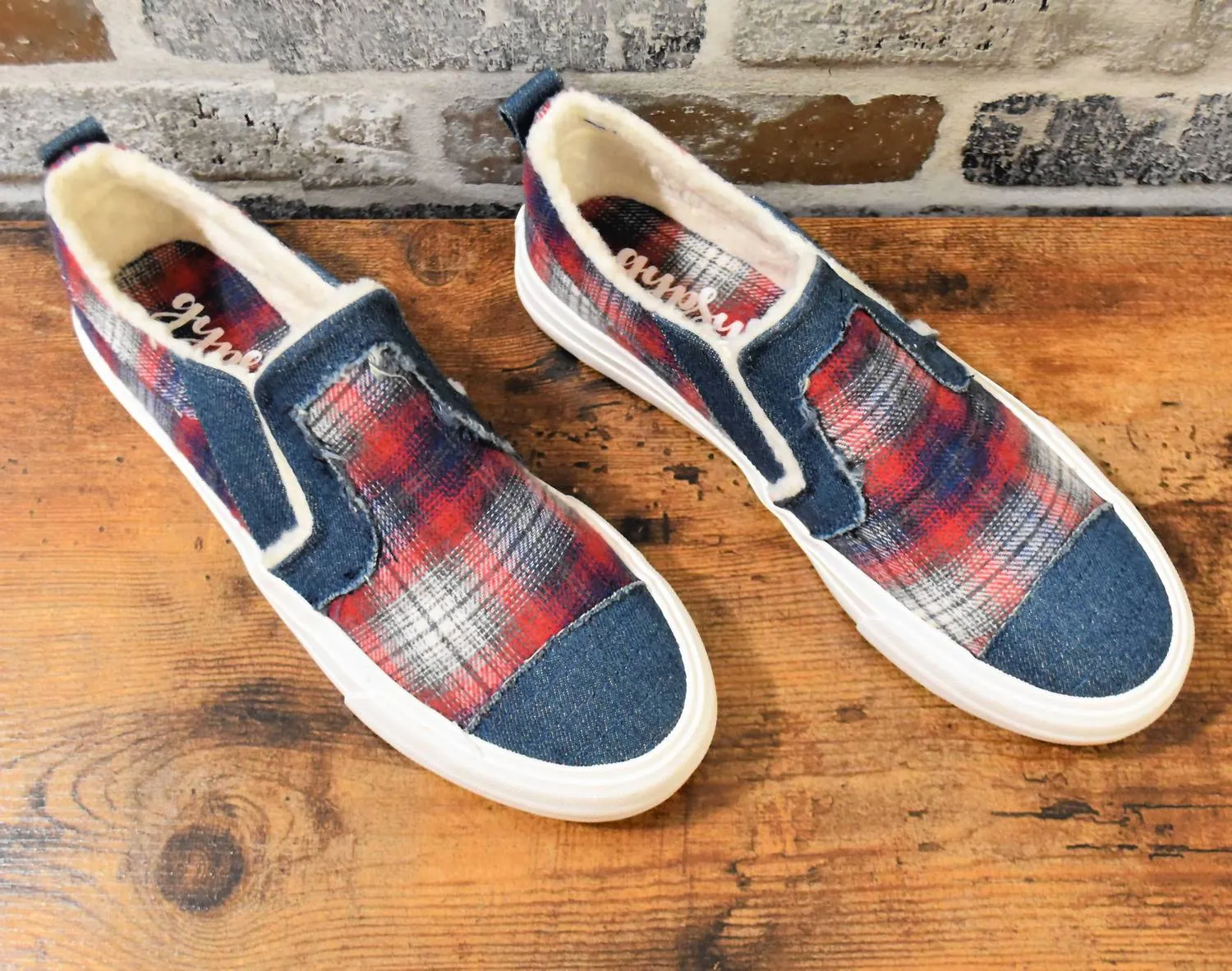 Women's Gypsy Jazz Sandy Fashion Sneakers In Navy/red