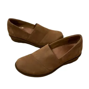 Women's Julia Nubuck Loafer In Walnut