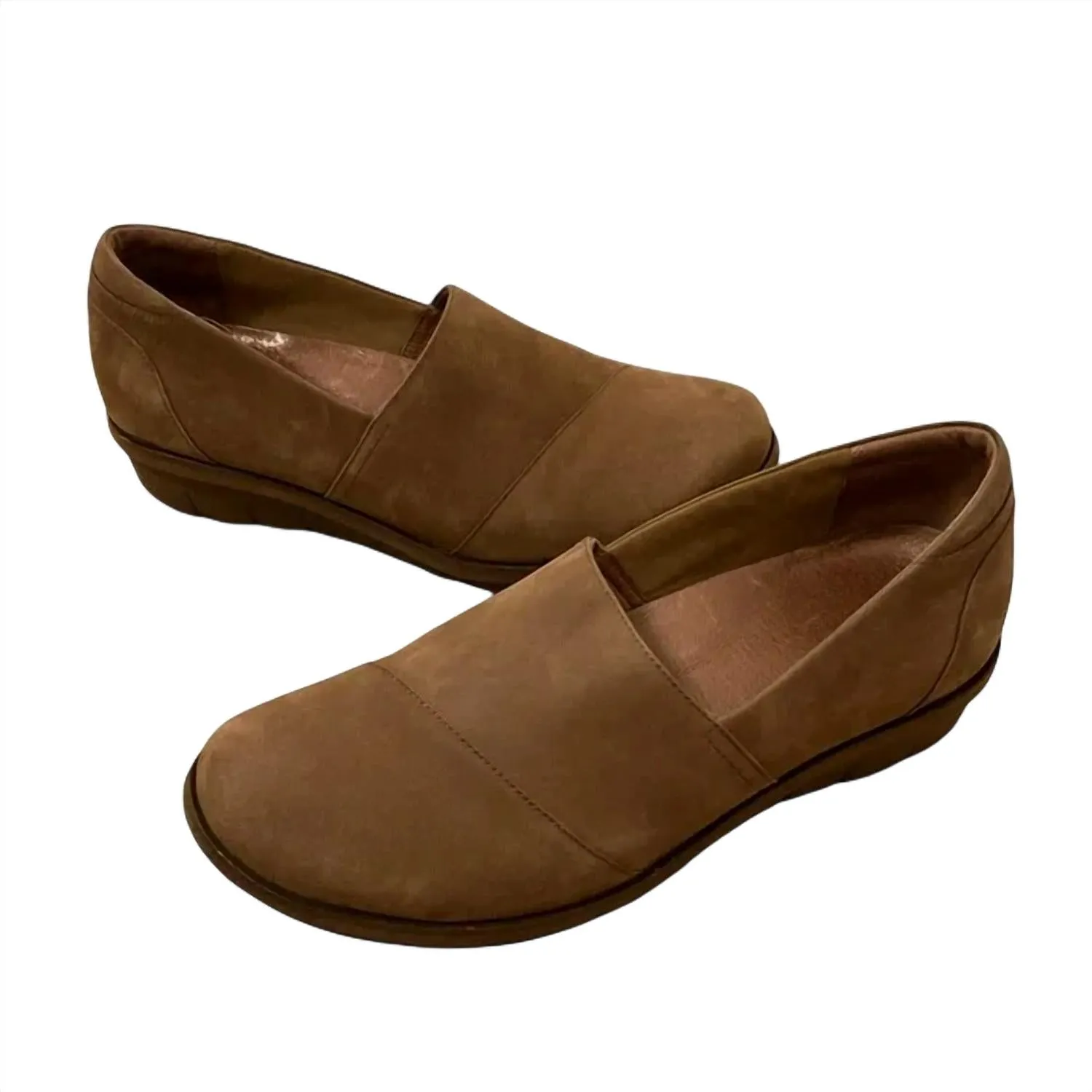 Women's Julia Nubuck Loafer In Walnut