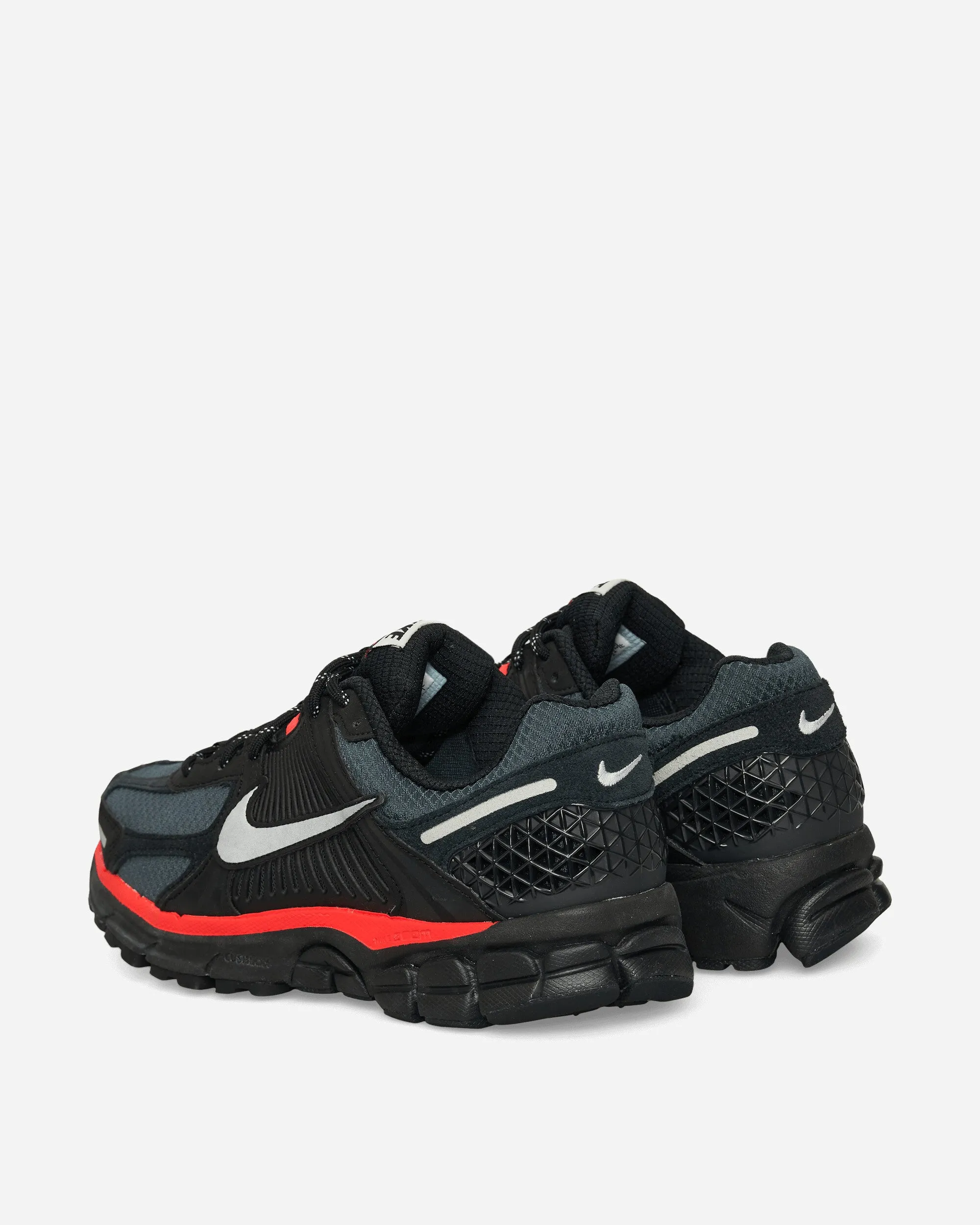 Zoom Vomero 5 Sneakers Black / Bright Crimson