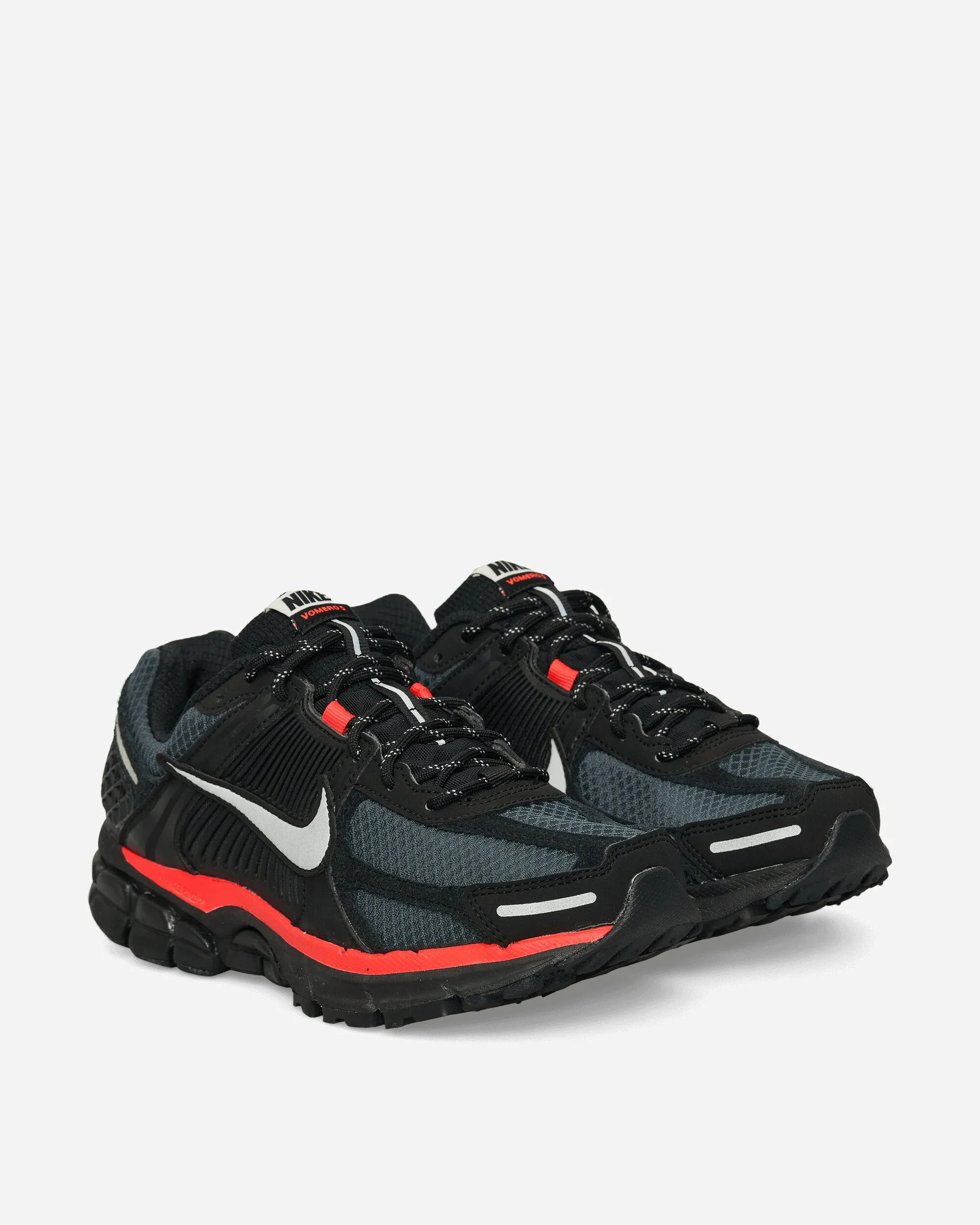 Zoom Vomero 5 Sneakers Black / Bright Crimson